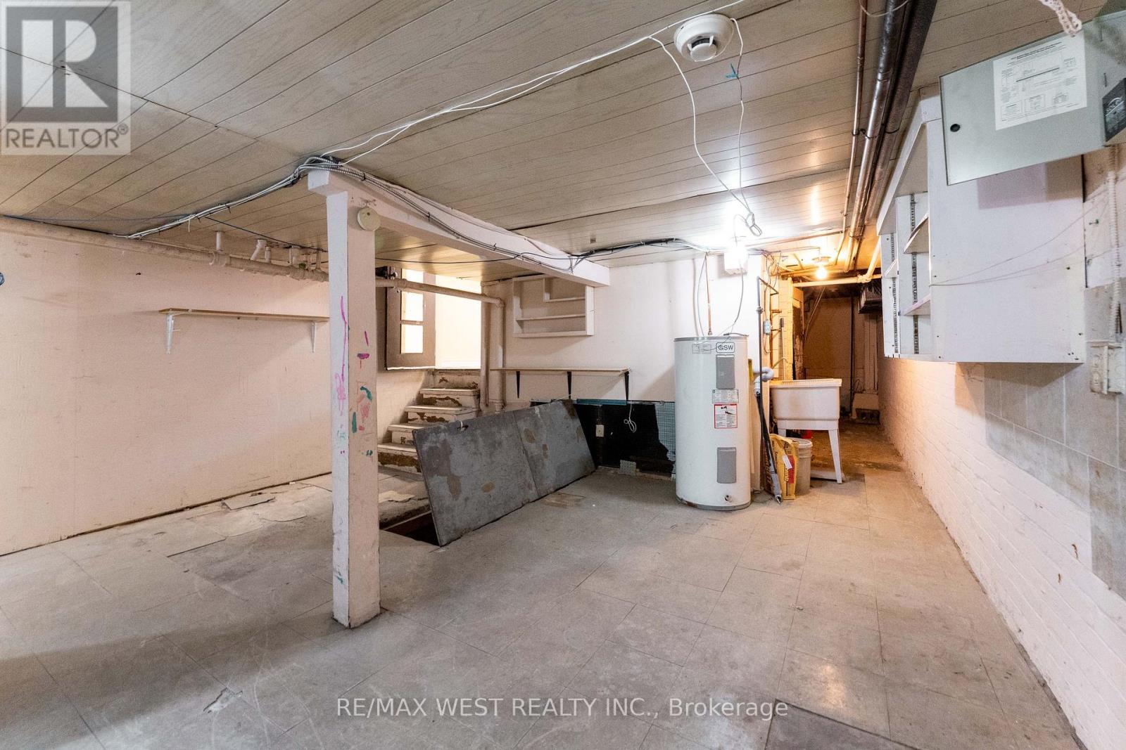 1311 King Street W Property Photo 44