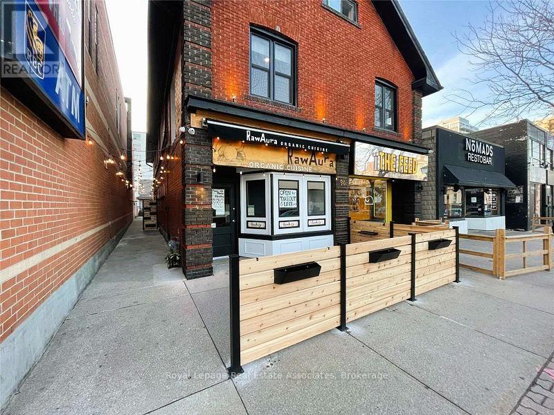 201+B - 94 LAKESHORE ROAD E Property Photo 1
