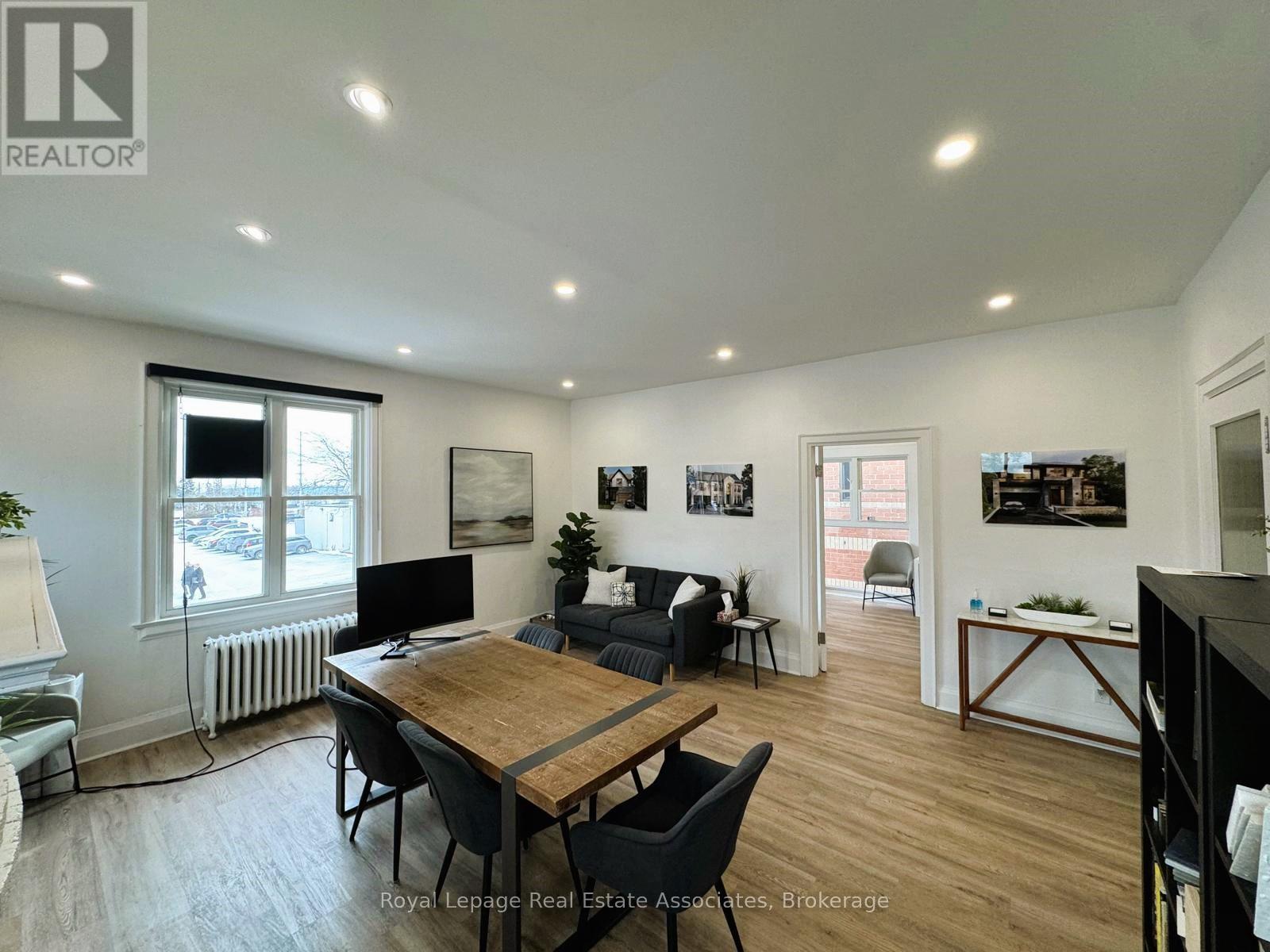 201+b - 94 Lakeshore Road E Property Photo 3