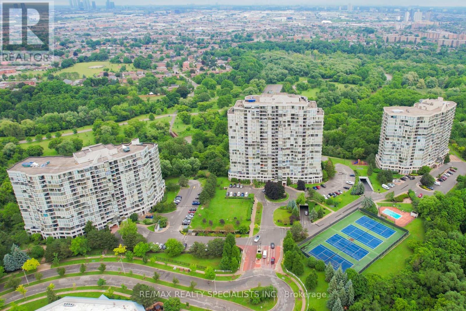611 - 1 Rowntree Road Property Photo 1