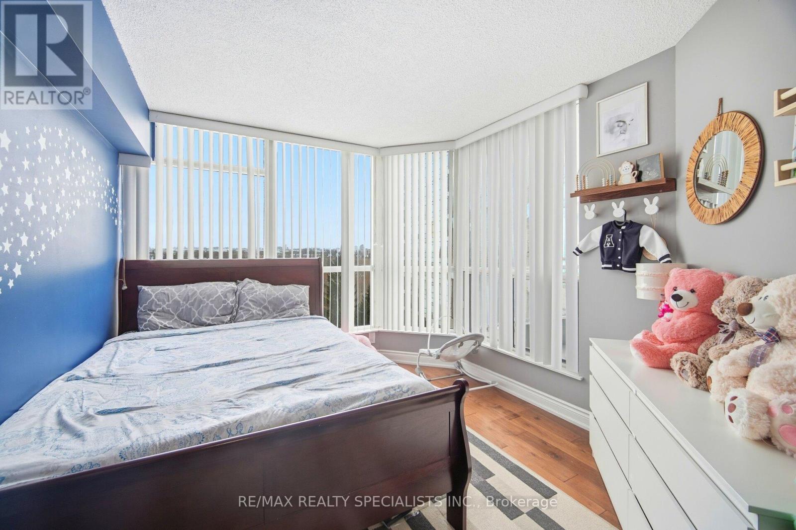 611 - 1 Rowntree Road Property Photo 4