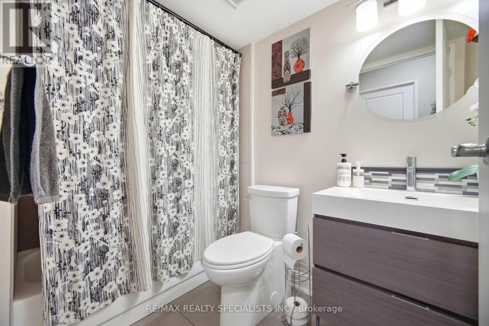 611 - 1 Rowntree Road Property Photo 6