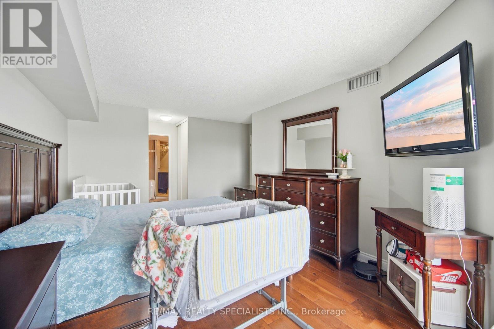 611 - 1 Rowntree Road Property Photo 8