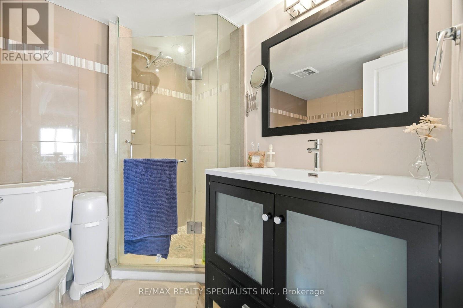 611 - 1 Rowntree Road Property Photo 10