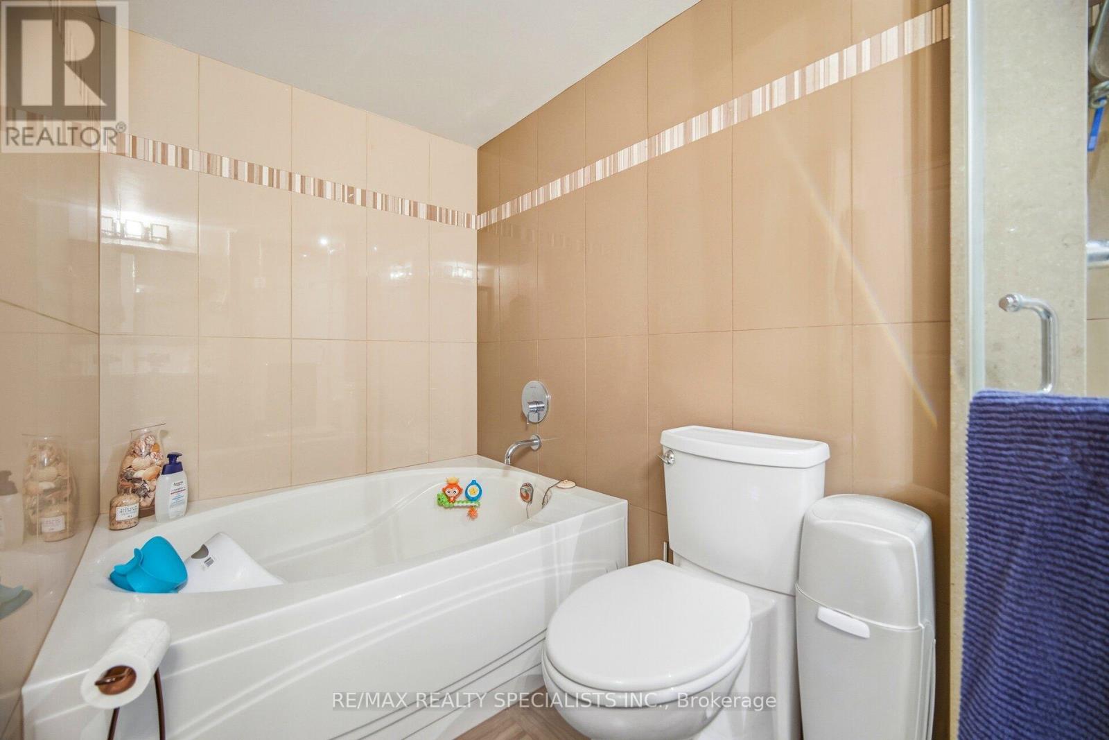 611 - 1 Rowntree Road Property Photo 11