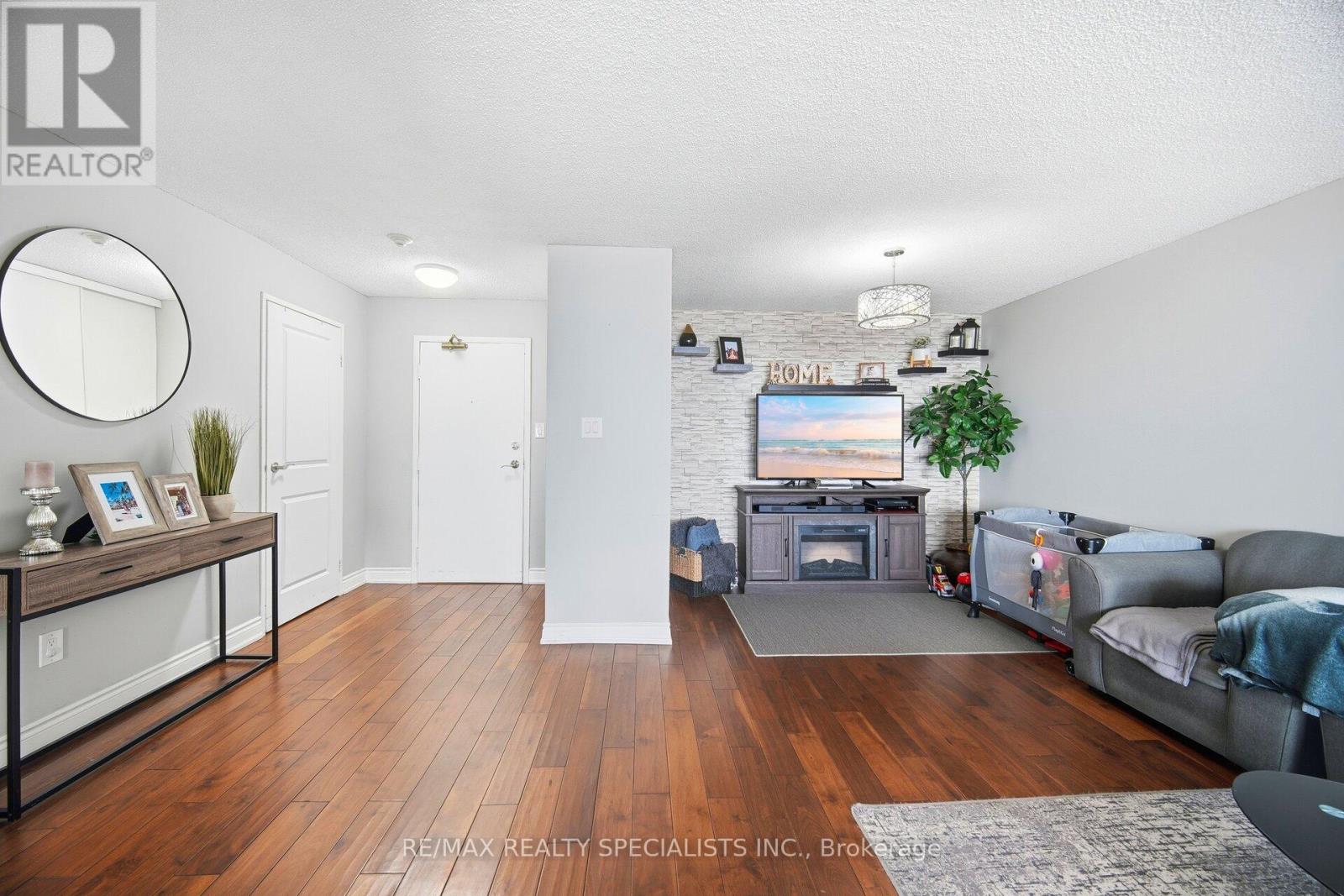 611 - 1 Rowntree Road Property Photo 14