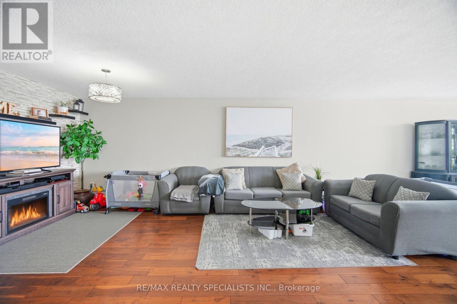 611 - 1 Rowntree Road Property Photo 15