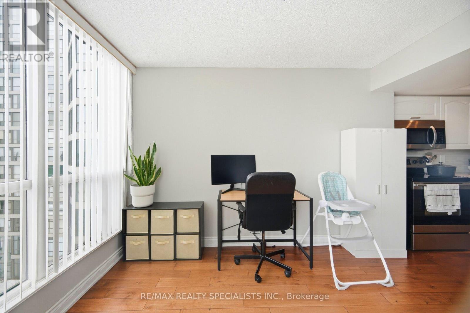 611 - 1 Rowntree Road Property Photo 23