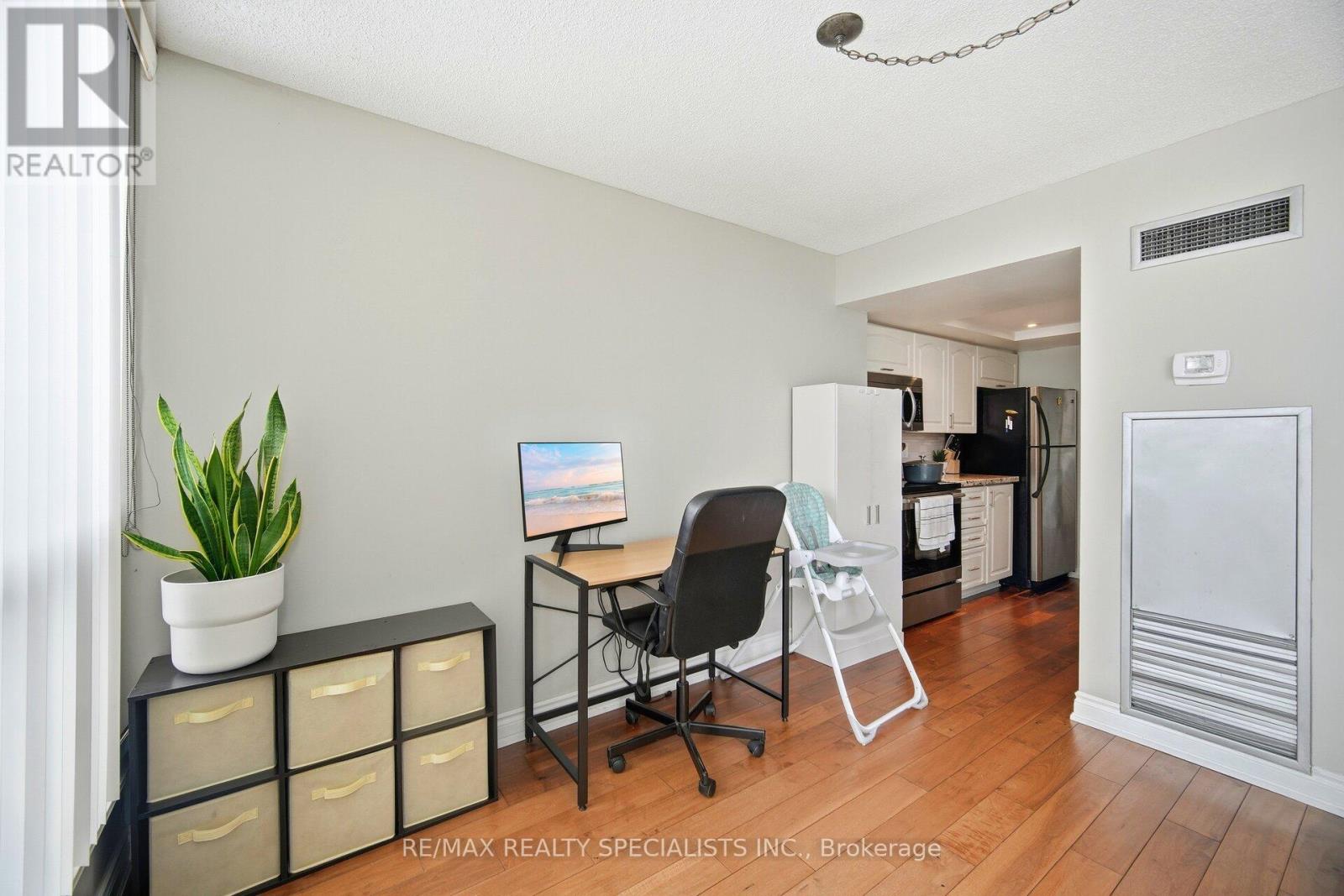 611 - 1 Rowntree Road Property Photo 24