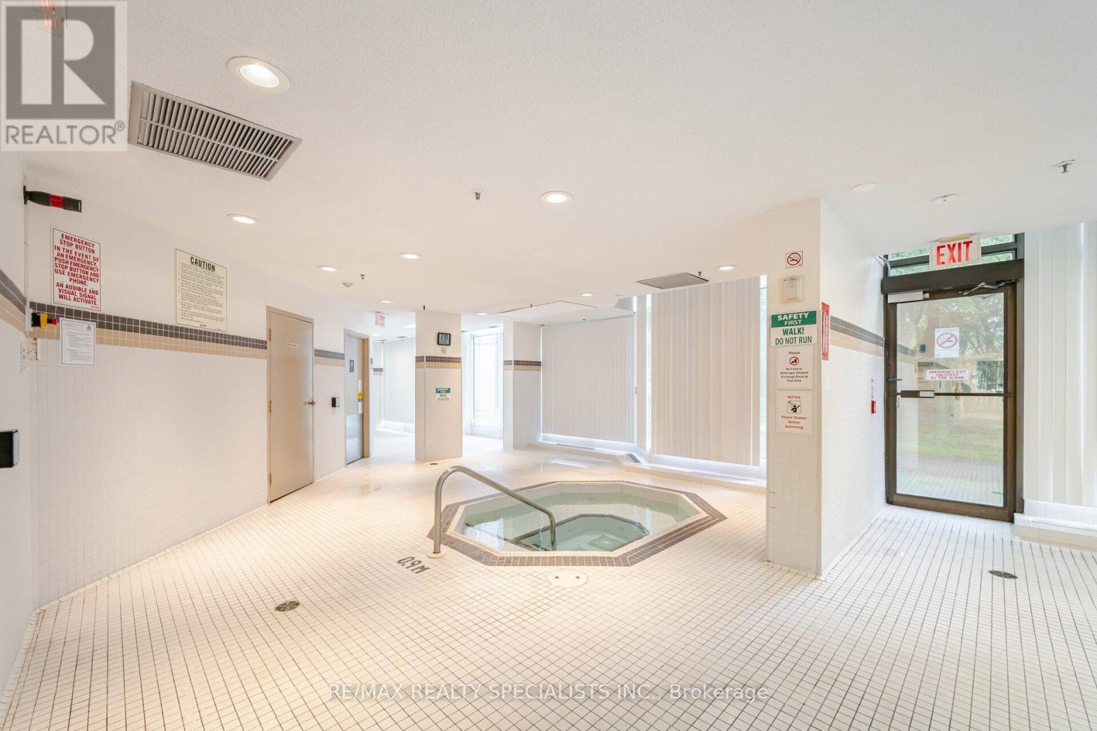 611 - 1 Rowntree Road Property Photo 38
