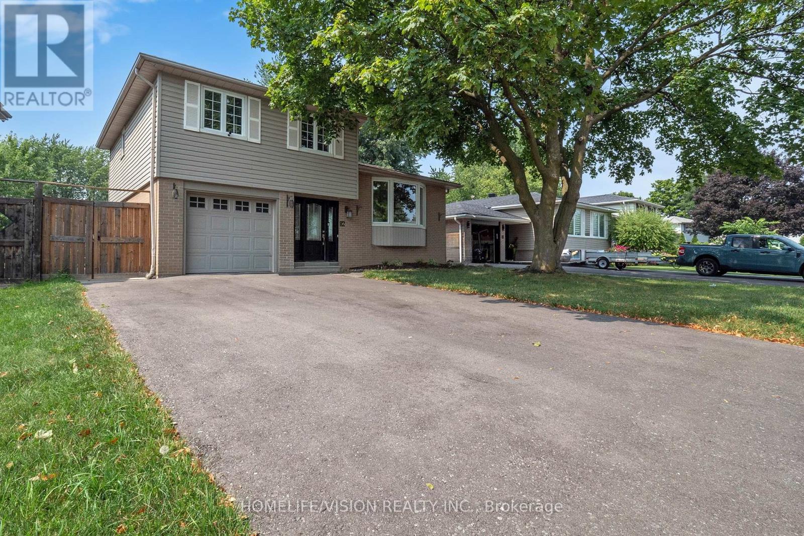 16 PALGRAVE CRESCENT Property Photo 1
