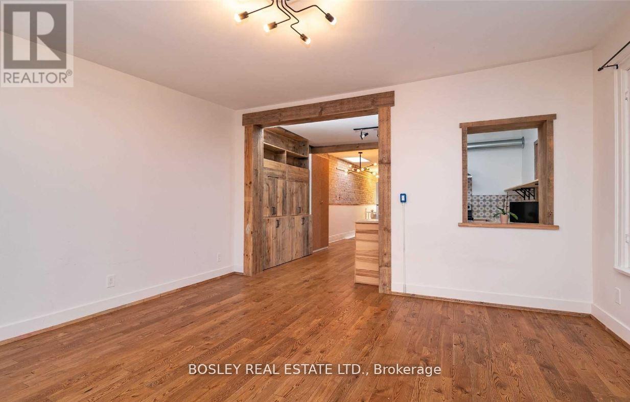 Upper - 2994 Dundas Street W Property Photo 4