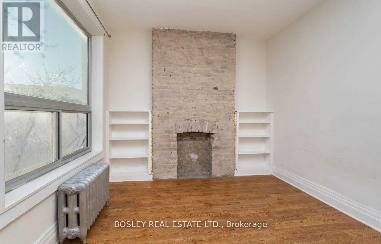 Upper - 2994 Dundas Street W Property Photo 14