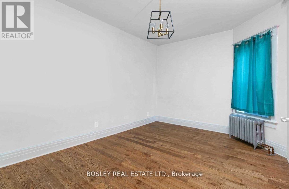 Upper - 2994 Dundas Street W Property Photo 15