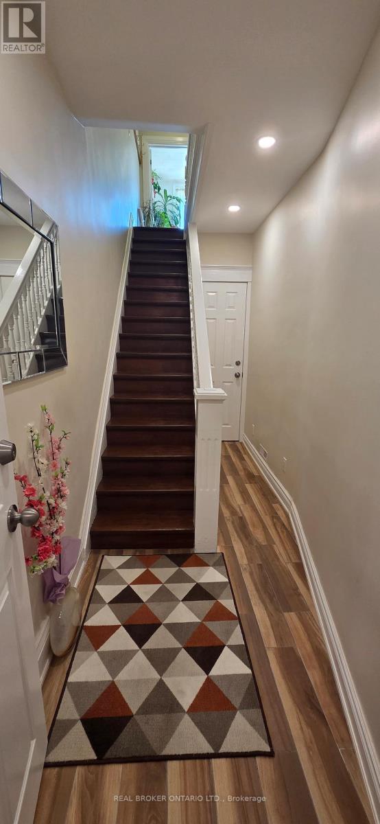 17 Howard Park Avenue Property Photo 3