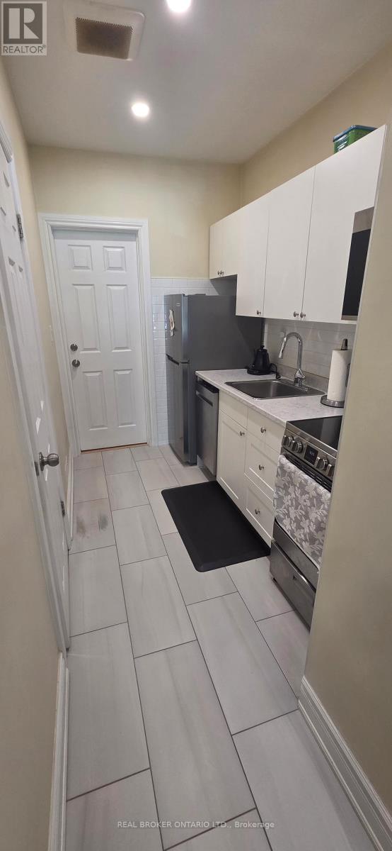 17 Howard Park Avenue Property Photo 6