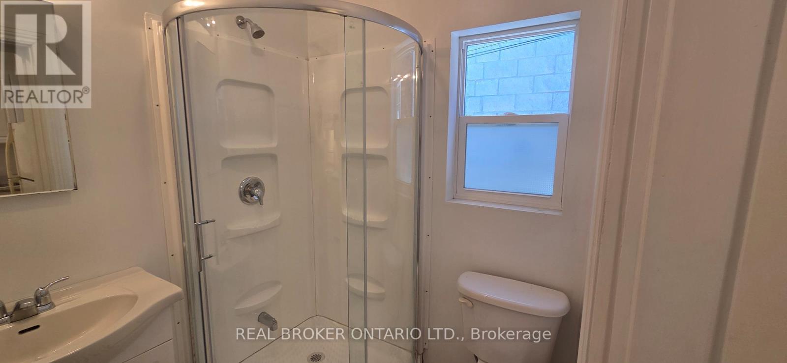 17 Howard Park Avenue Property Photo 12