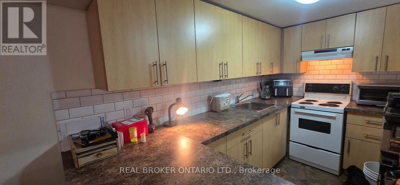 17 Howard Park Avenue Property Photo 14