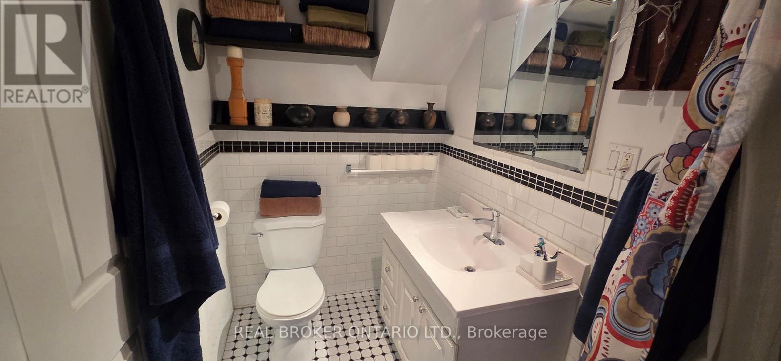 17 Howard Park Avenue Property Photo 16