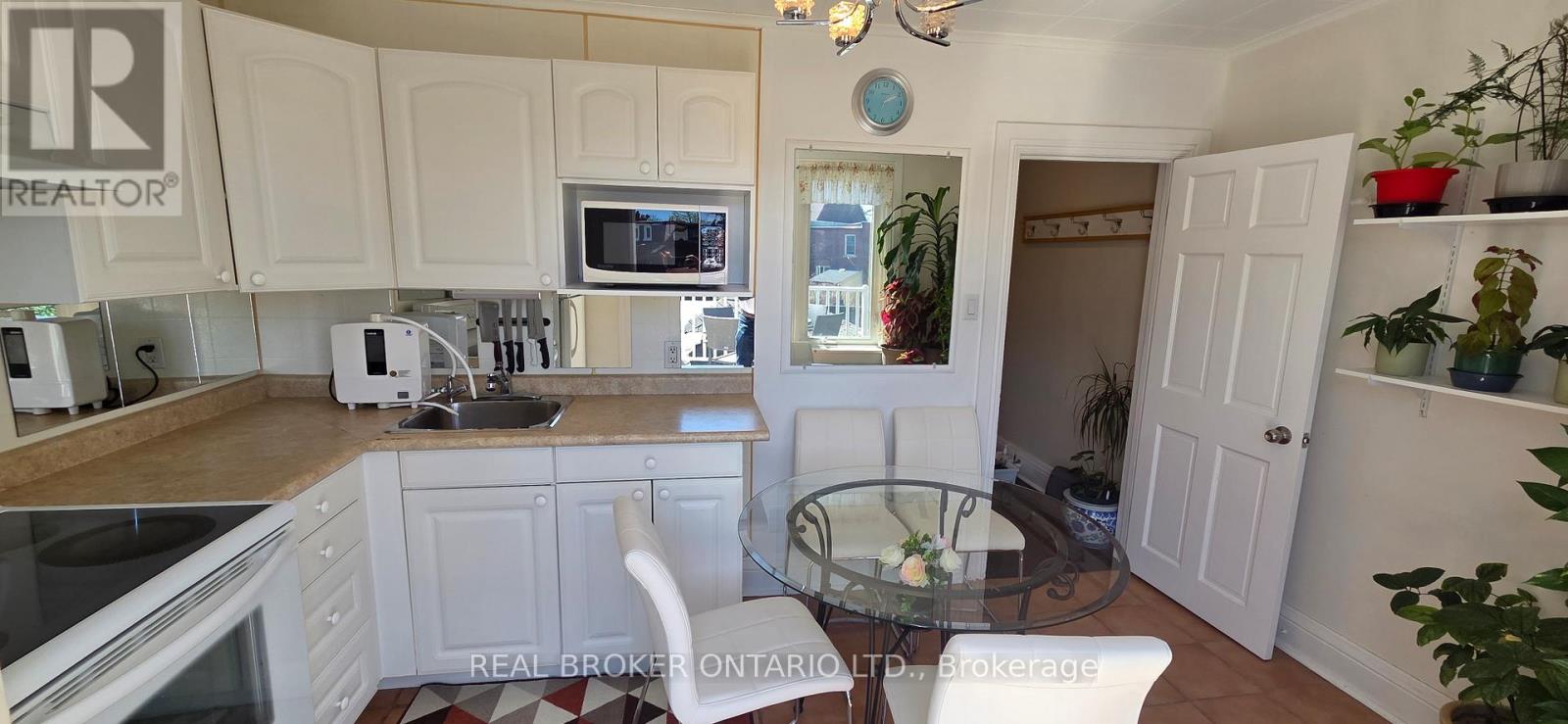 17 Howard Park Avenue Property Photo 20