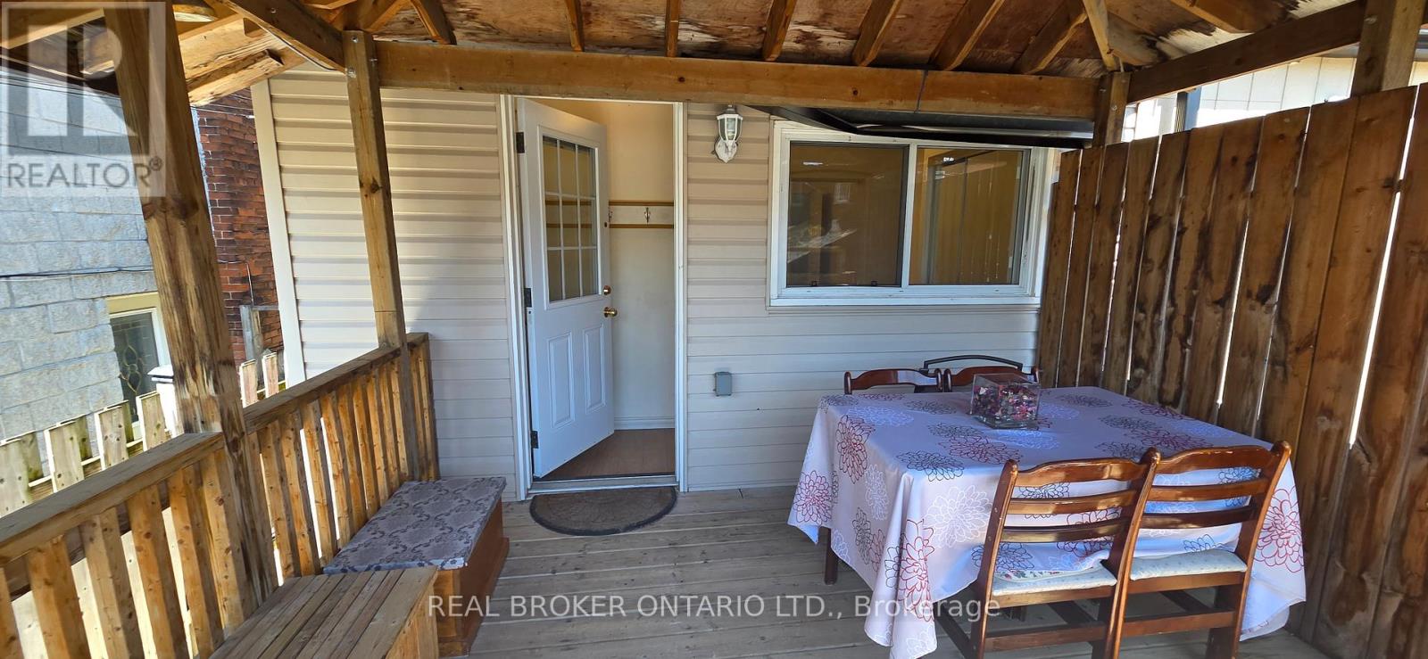 17 Howard Park Avenue Property Photo 23