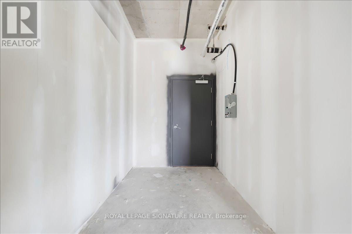 119 - 600 Dixon Road Property Photo 9