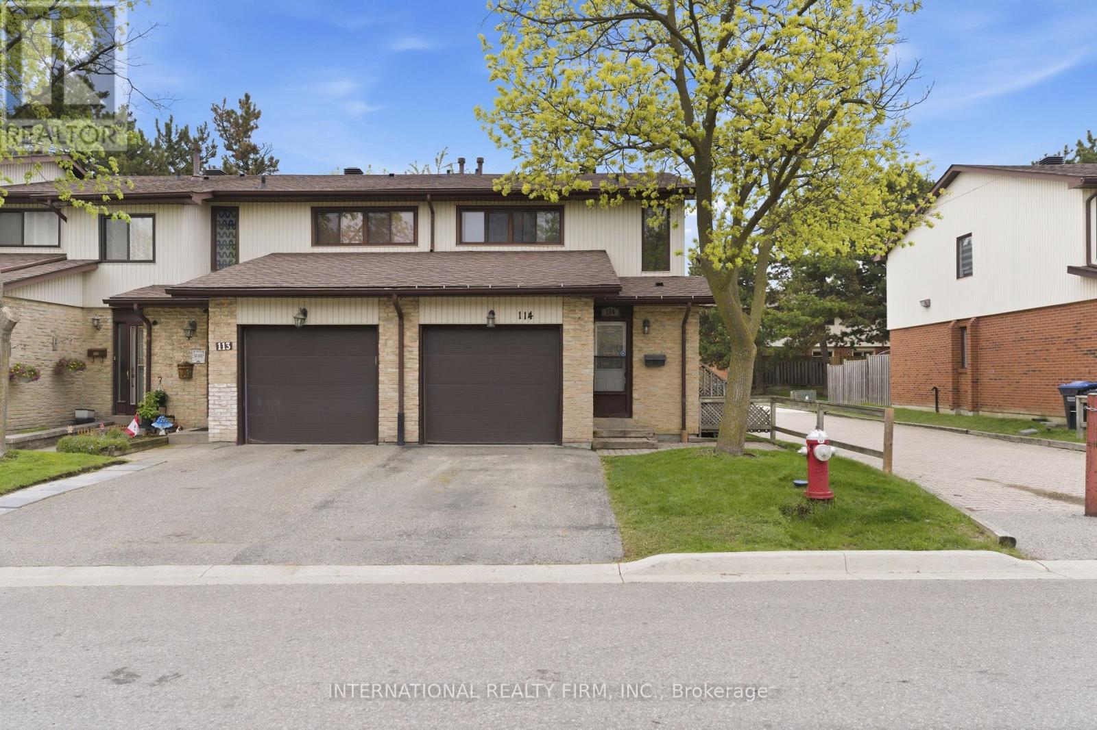 114 FOSTER CRESCENT Property Photo 1