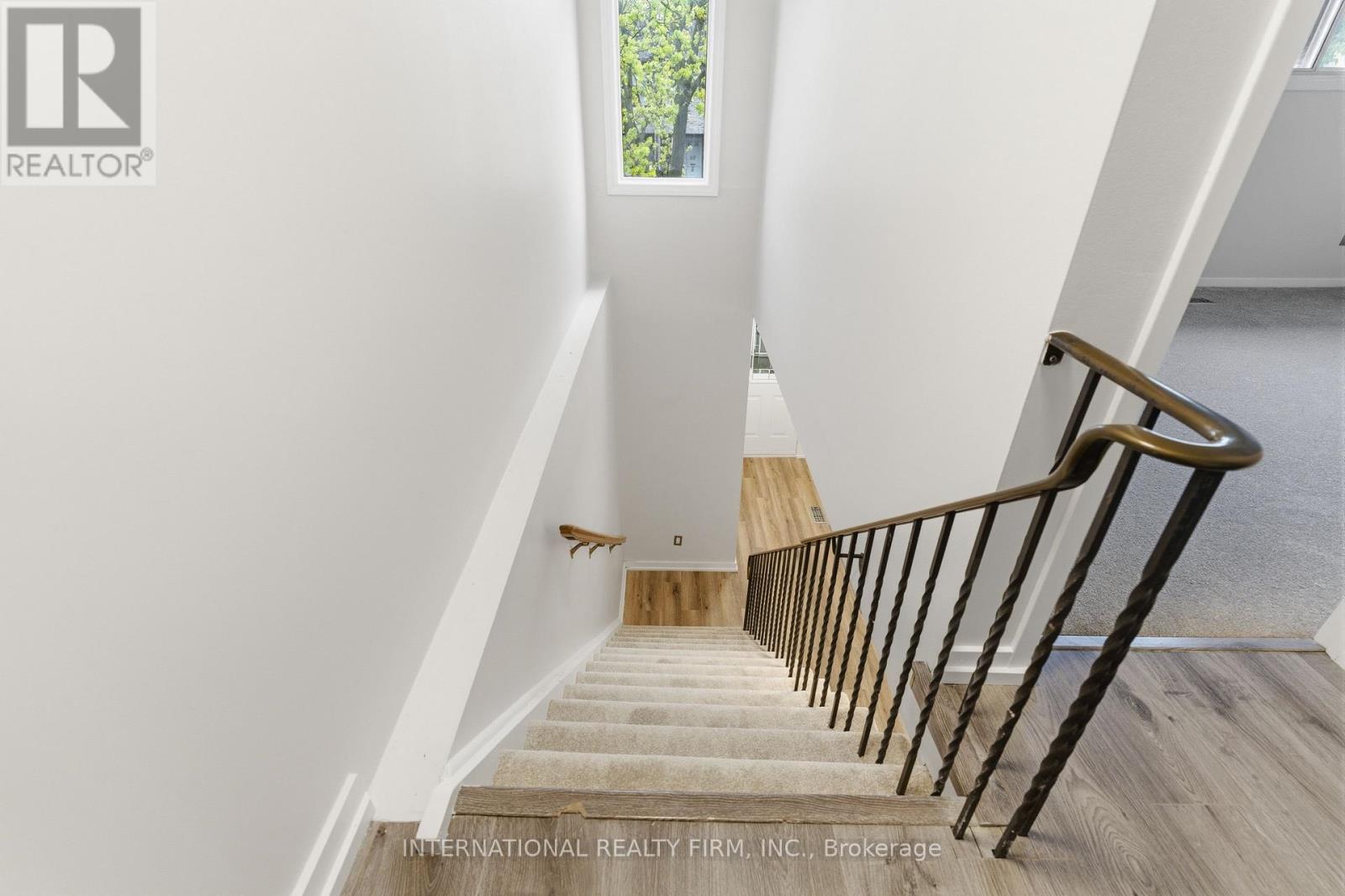 114 Foster Crescent Property Photo 6