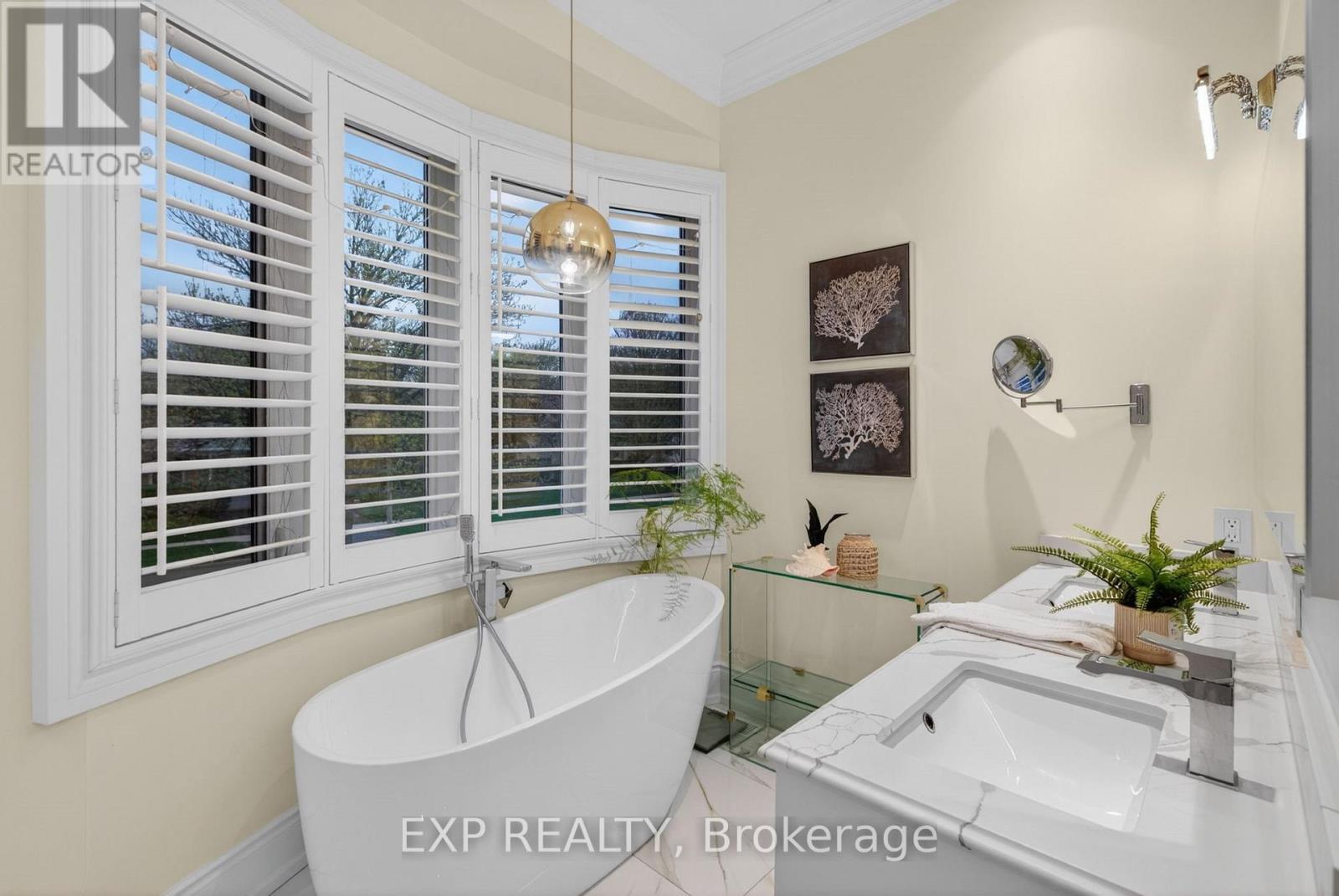 2439 Bridge Road Property Photo 11
