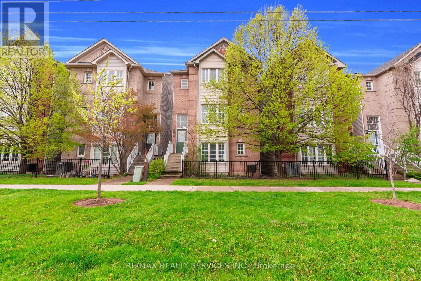 28 - 5110 Fairview Street Property Photo 1