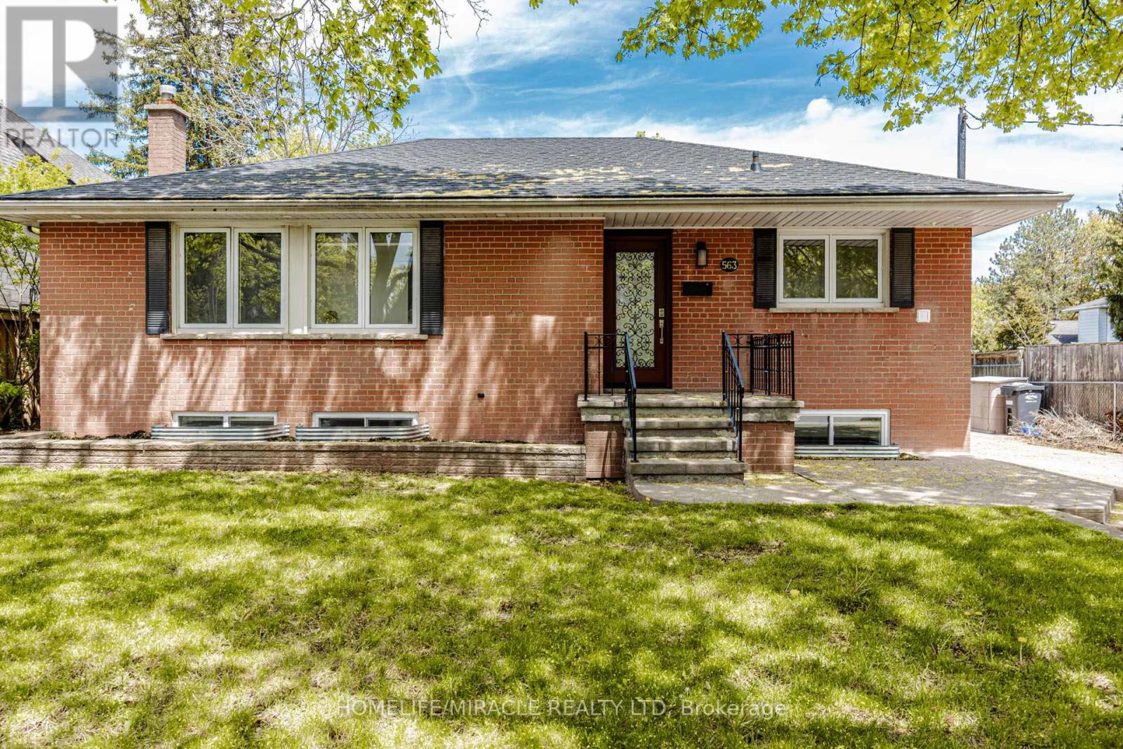 563 Taplow Crescent Property Photo 1
