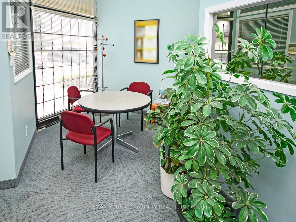 3 - 800 Petrolia Road Property Photo 8