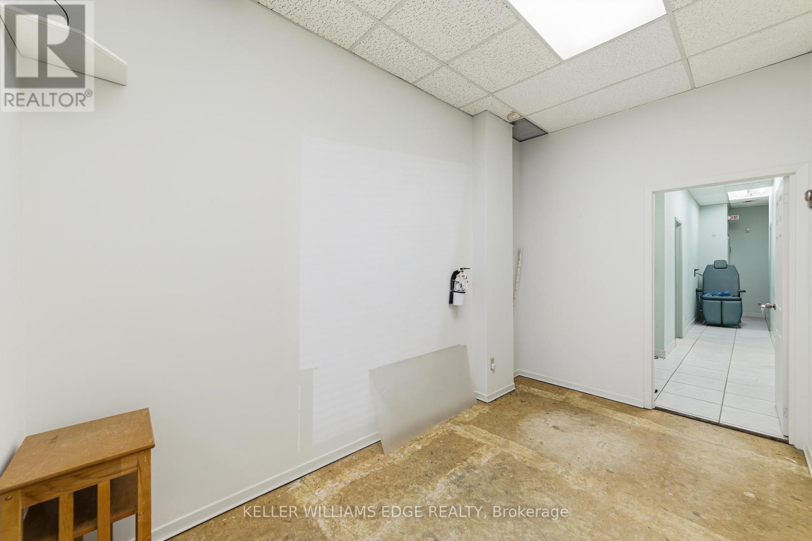 4136 Dundas Street W Property Photo 4