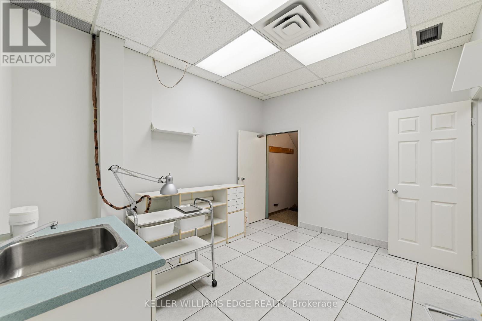 4136 Dundas Street W Property Photo 6