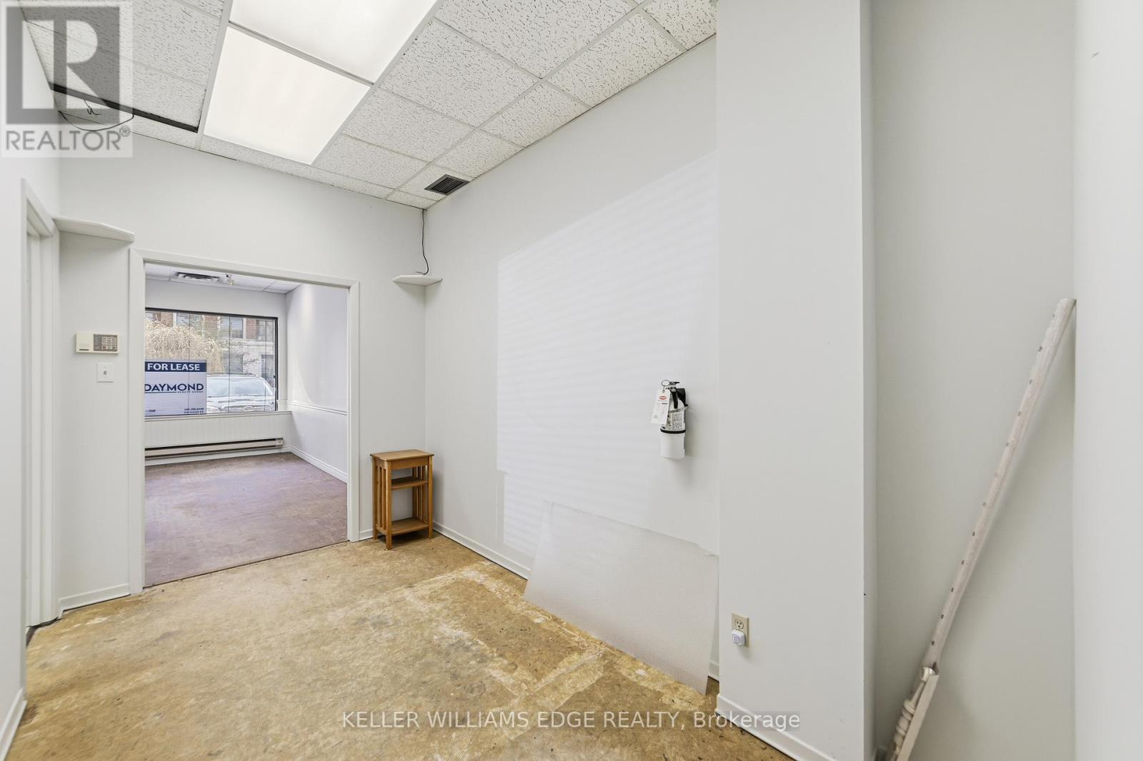 4136 Dundas Street W Property Photo 7