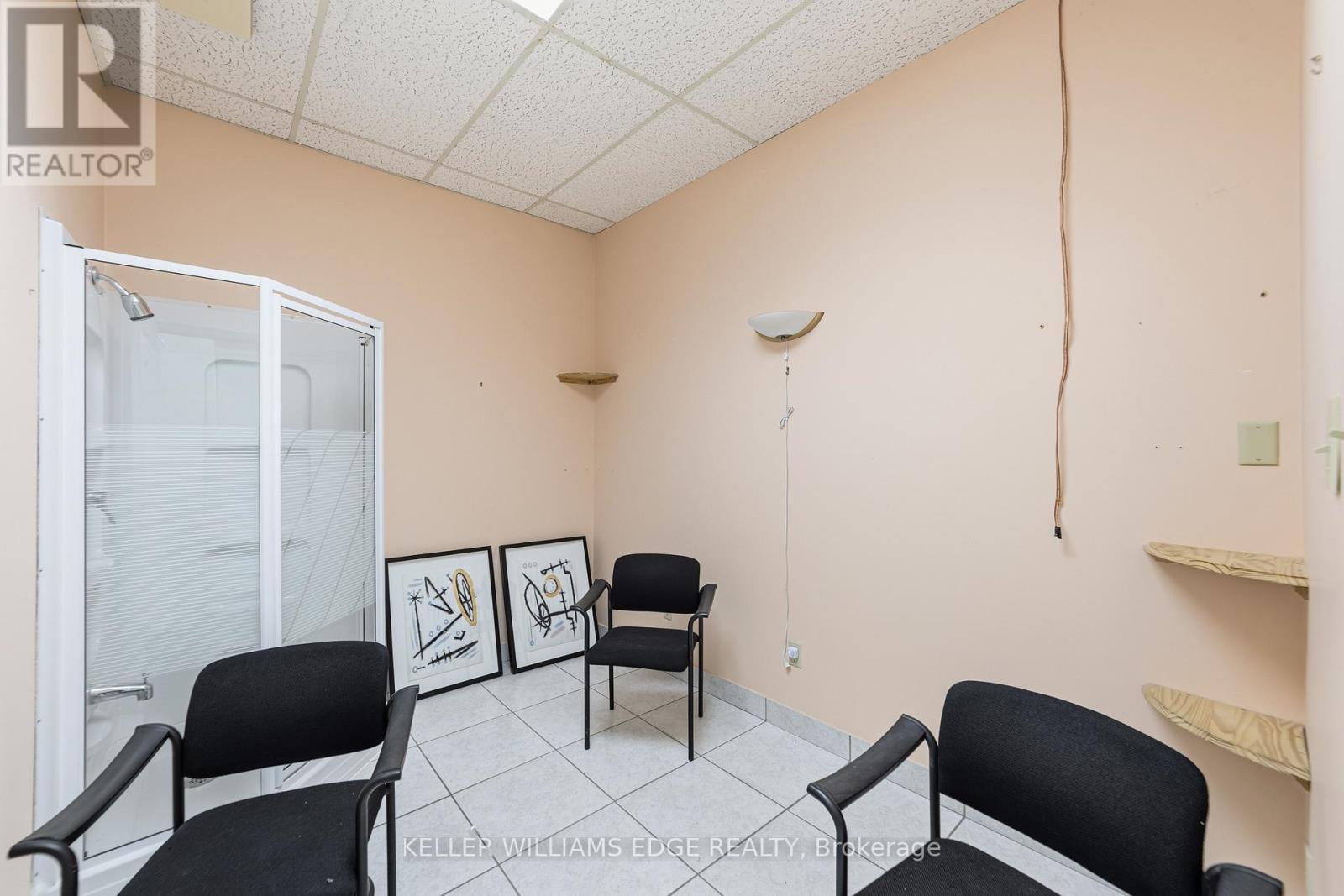 4136 Dundas Street W Property Photo 9