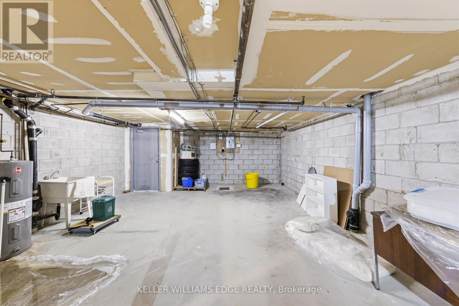 4136 Dundas Street W Property Photo 15