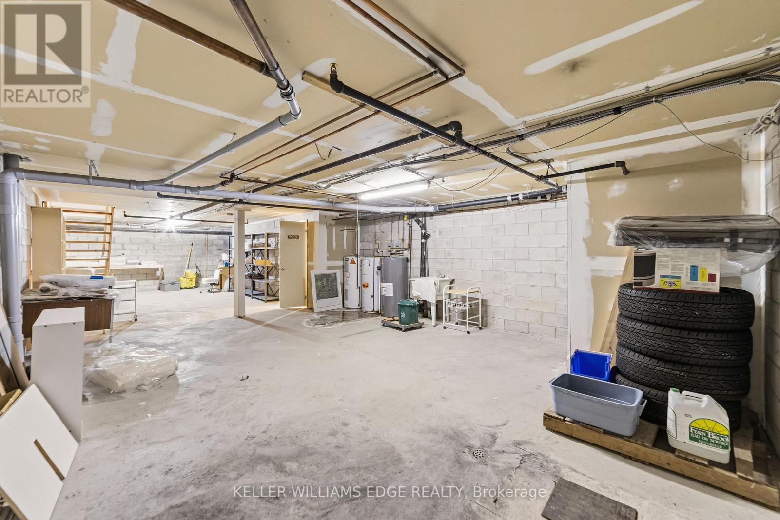 4136 Dundas Street W Property Photo 17