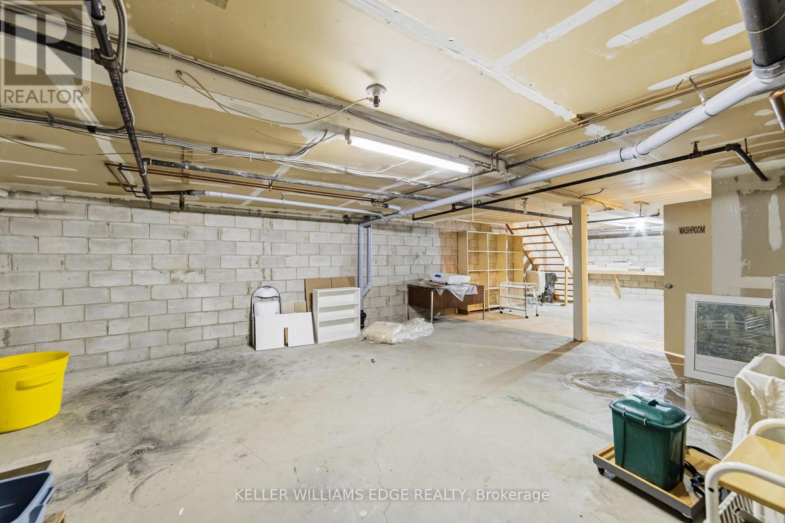 4136 Dundas Street W Property Photo 18