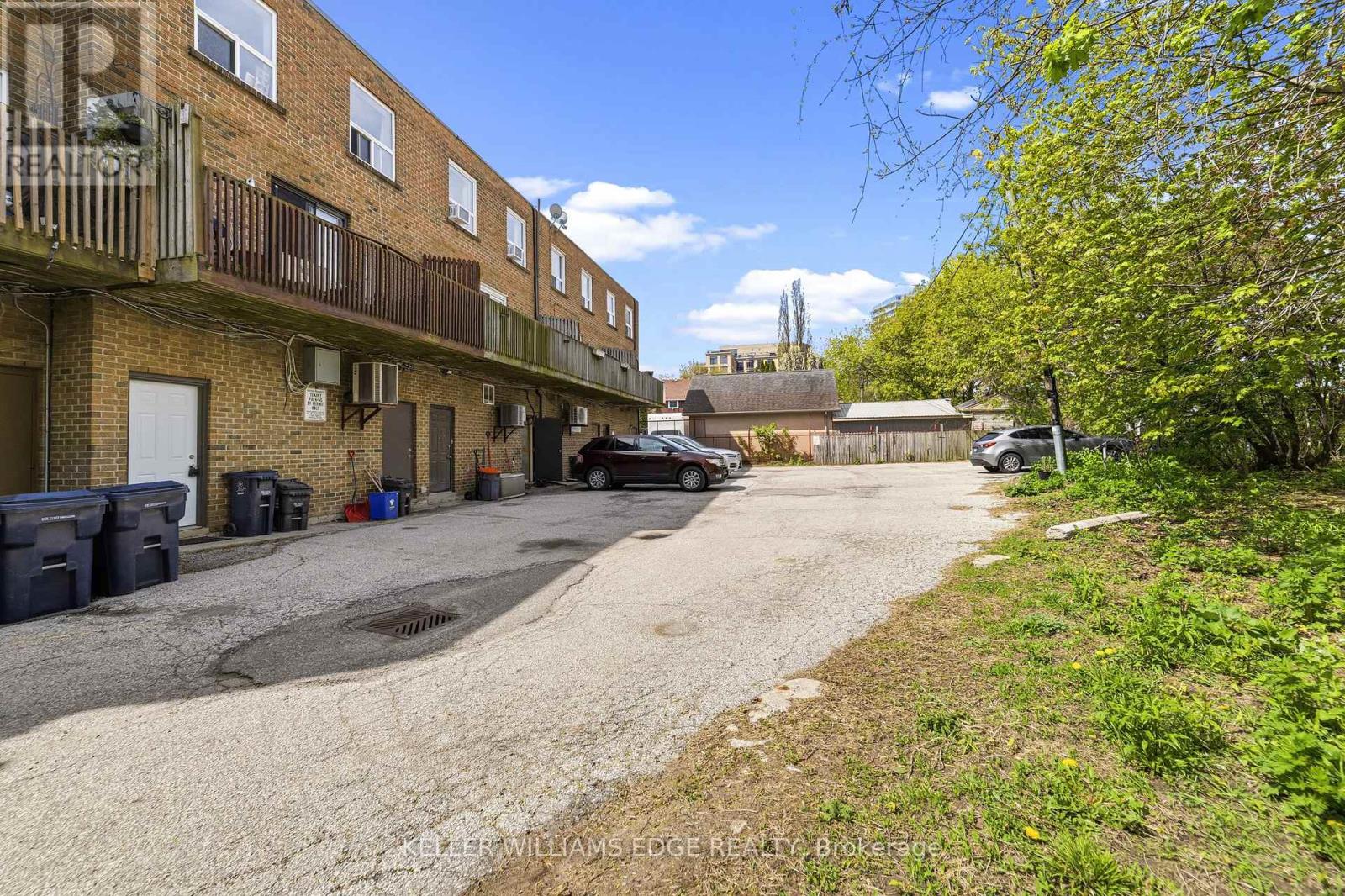 4136 Dundas Street W Property Photo 19