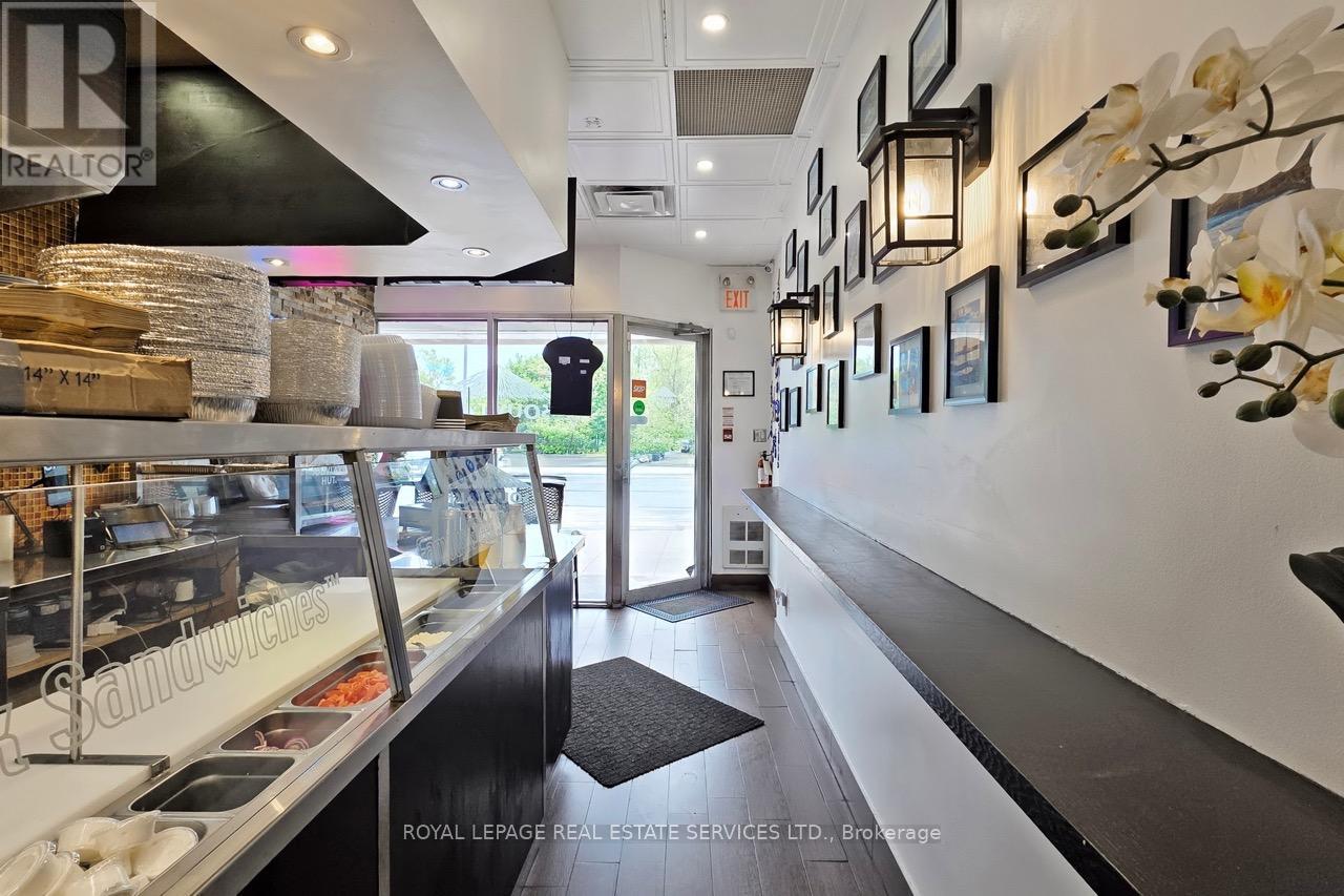 2184 Bloor Street W Property Photo 7