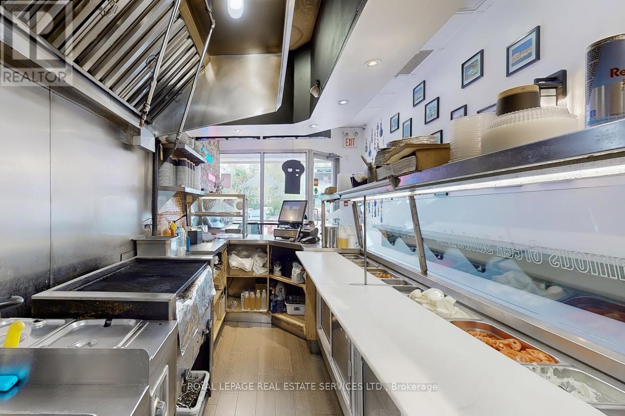 2184 Bloor Street W Property Photo 10
