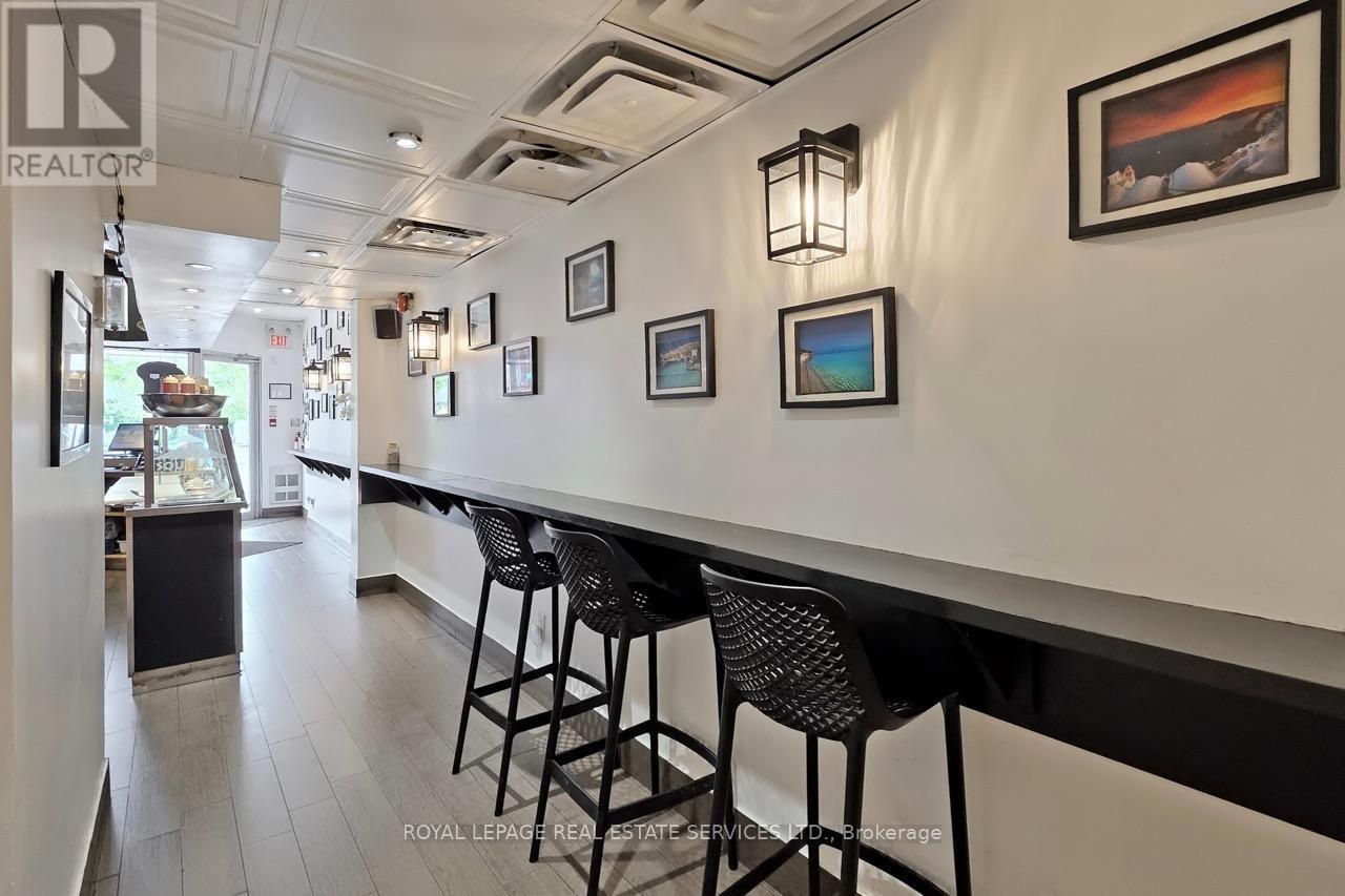 2184 Bloor Street W Property Photo 14