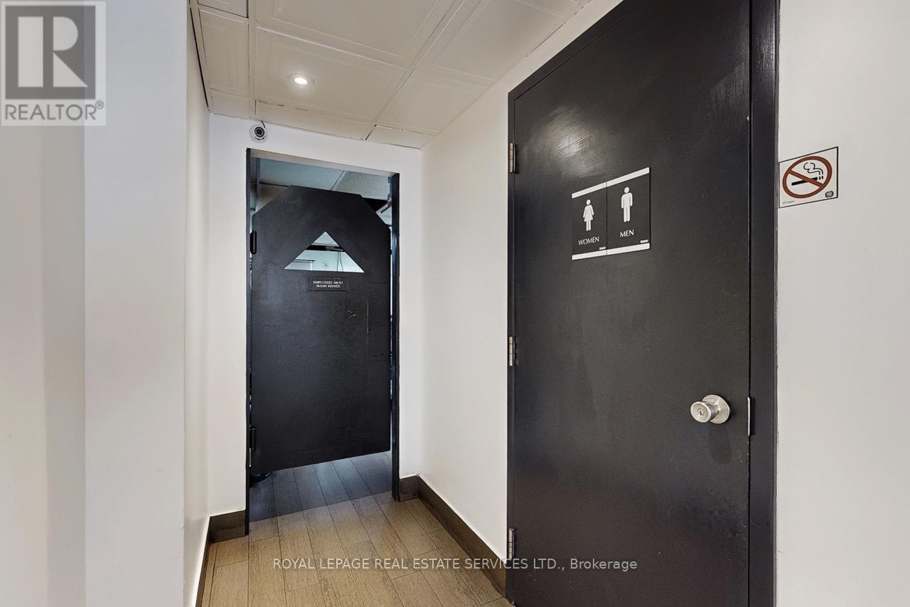 2184 Bloor Street W Property Photo 24