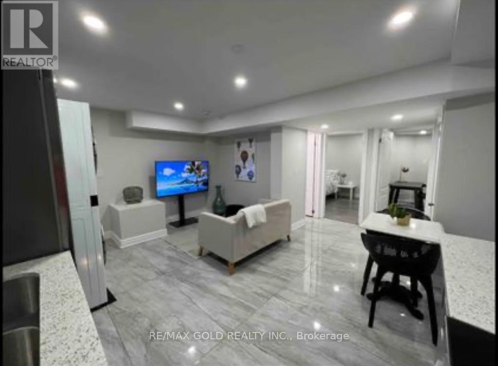 60 Swales Crescent Property Photo 9