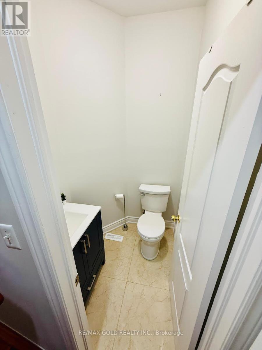 60 Swales Crescent Property Photo 12