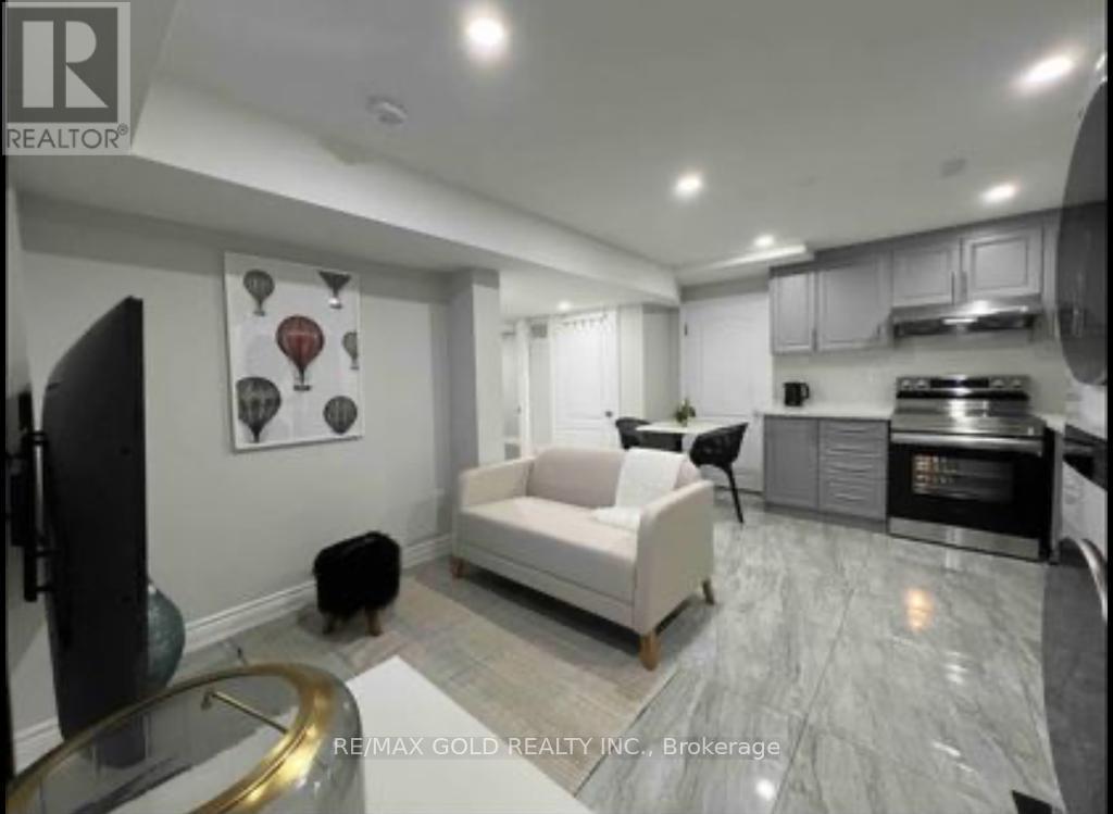 60 Swales Crescent Property Photo 21