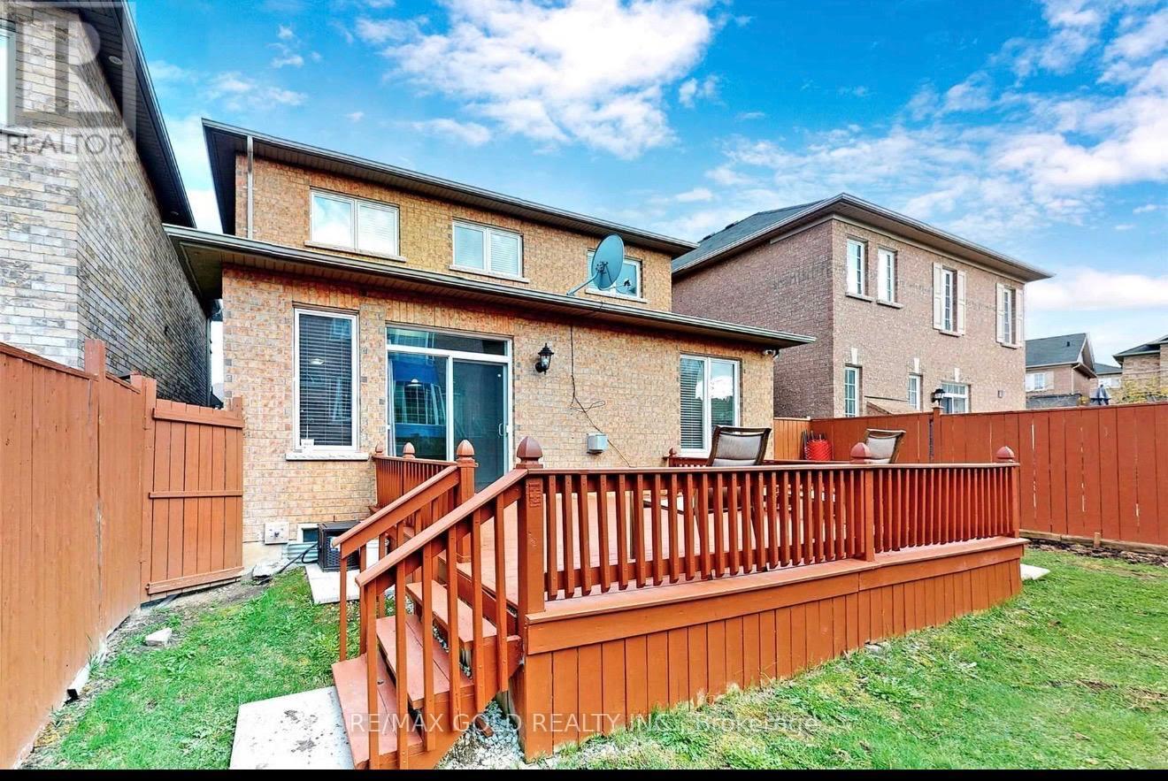 60 Swales Crescent Property Photo 24