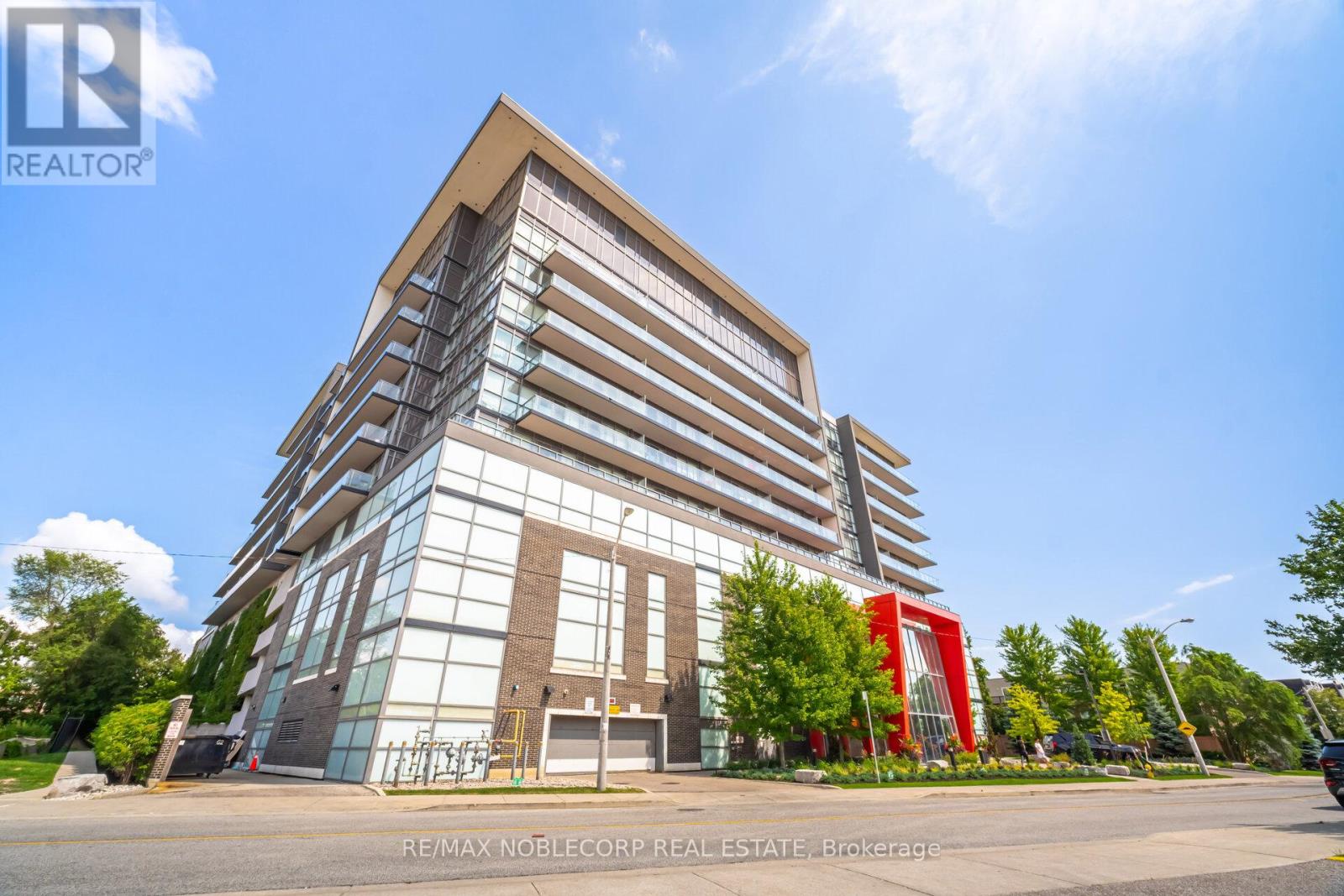 624 - 15 James Finlay Way Property Photo 1
