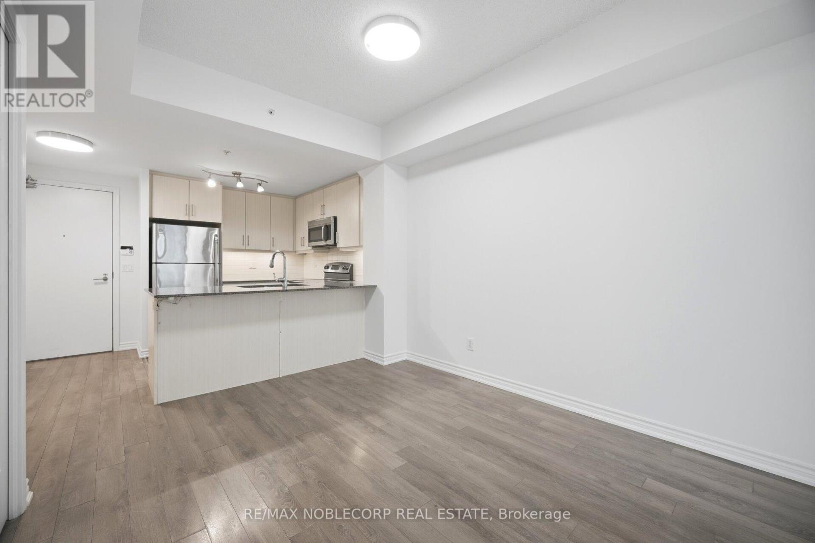 624 - 15 James Finlay Way Property Photo 18